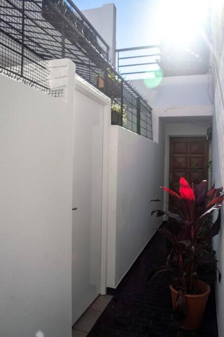Hermoso Y Comodo Alojamiento Con Patio En Nunez Buenos Aires Zewnętrze zdjęcie